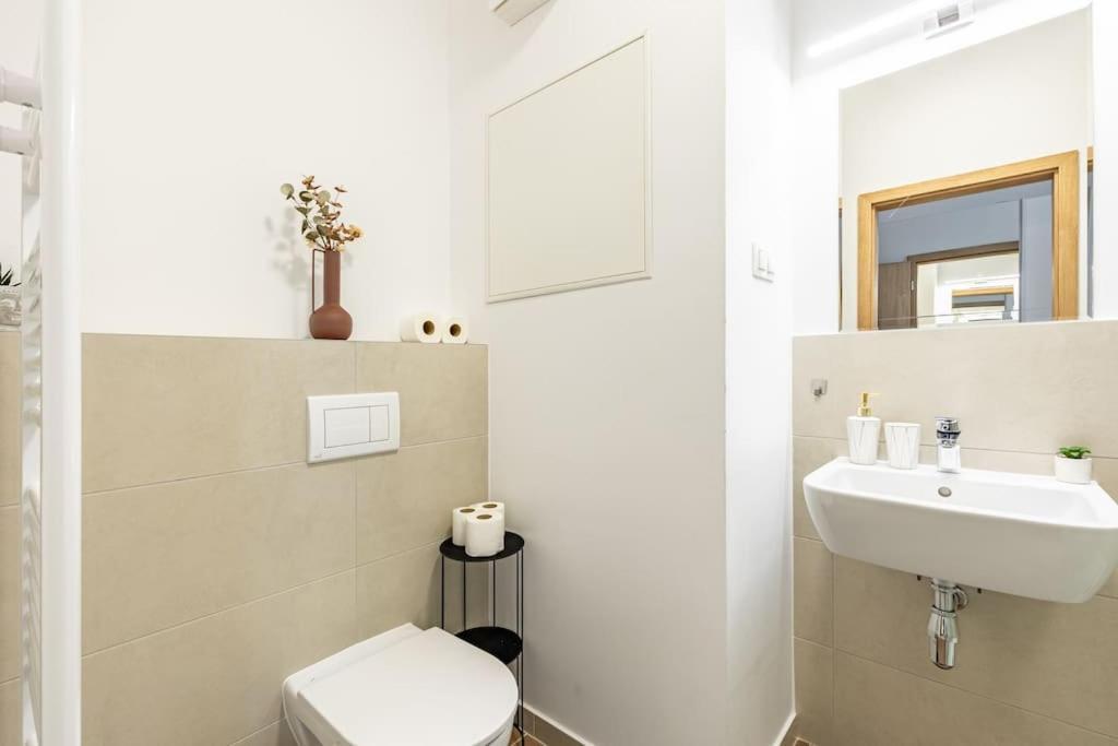 Cityscape Oasis: Active Studio Heaven Bratislava Eksteriør bilde