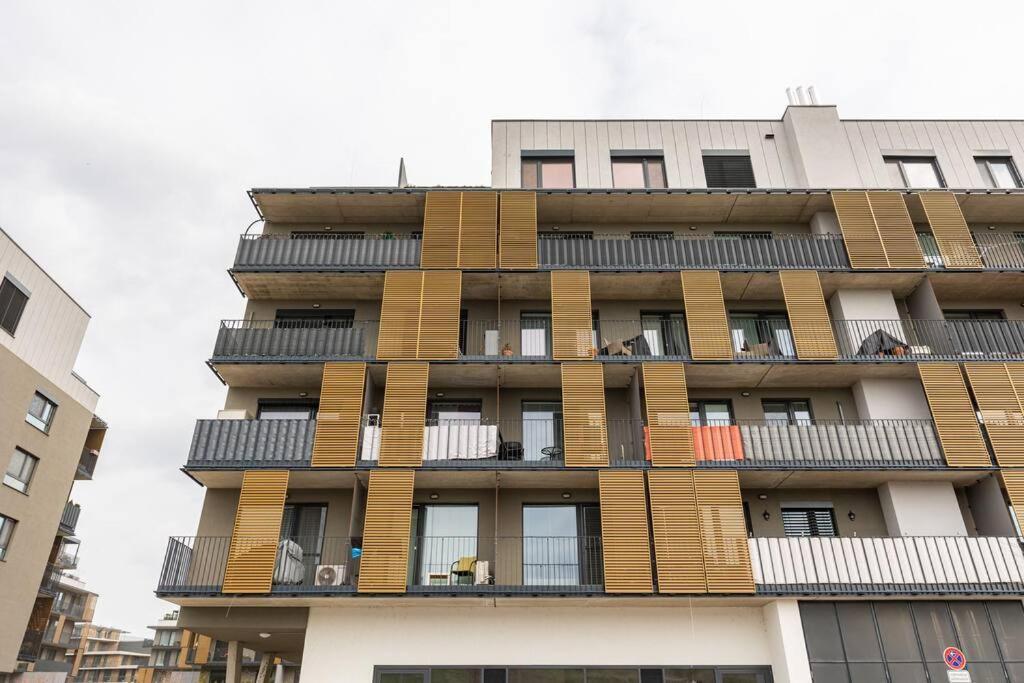 Cityscape Oasis: Active Studio Heaven Bratislava Eksteriør bilde