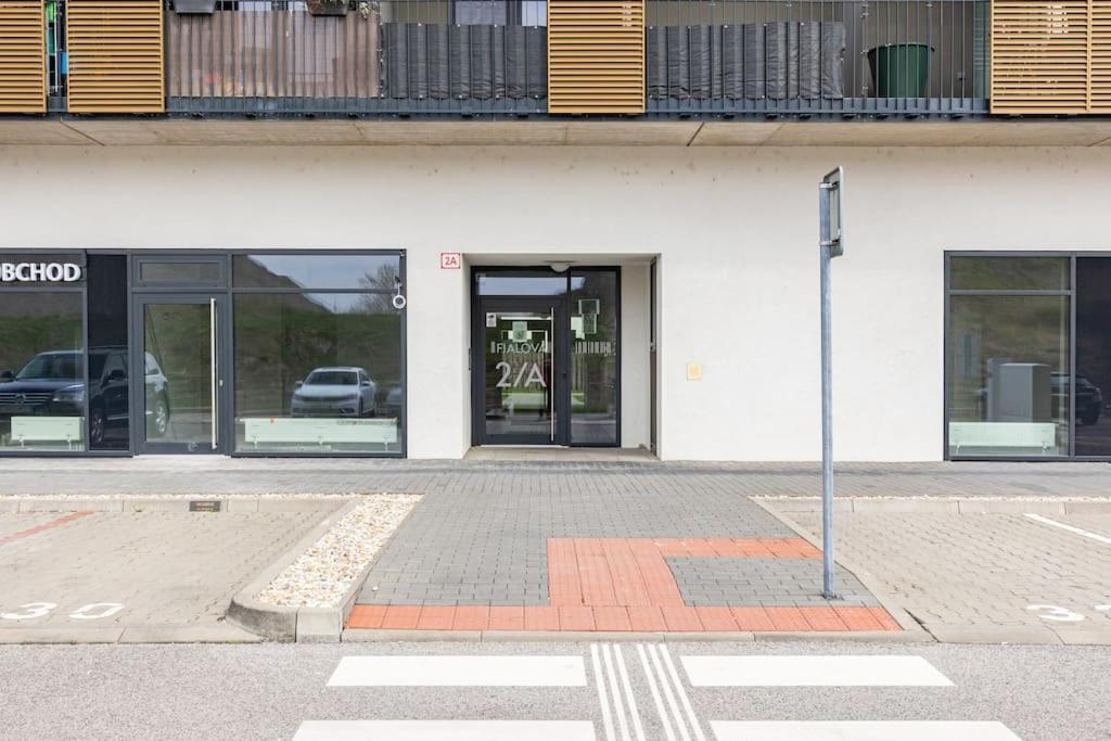 Cityscape Oasis: Active Studio Heaven Bratislava Eksteriør bilde