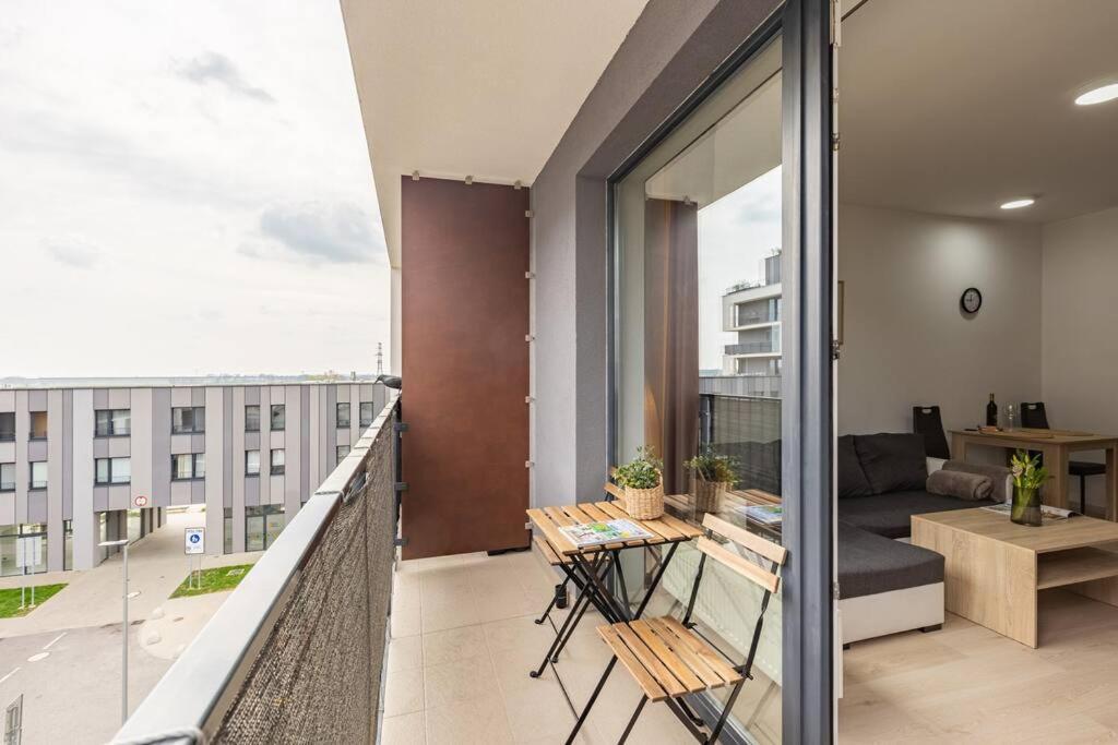 Cityscape Oasis: Active Studio Heaven Bratislava Eksteriør bilde