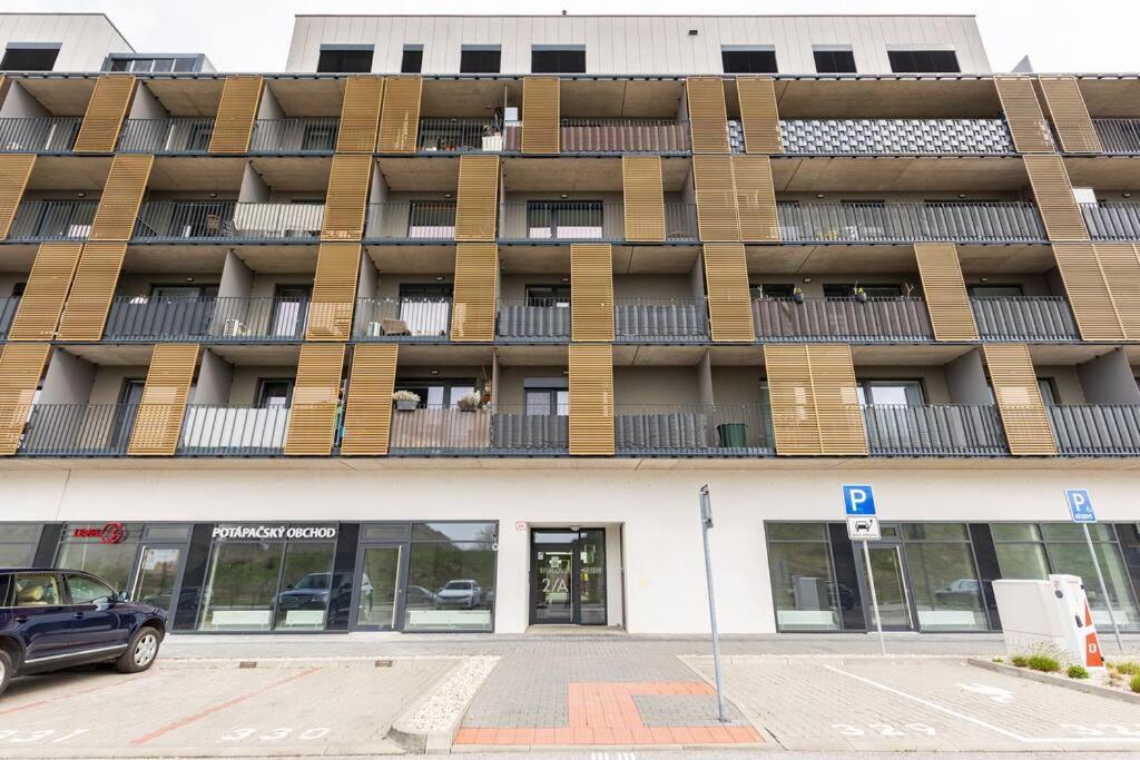 Cityscape Oasis: Active Studio Heaven Bratislava Eksteriør bilde